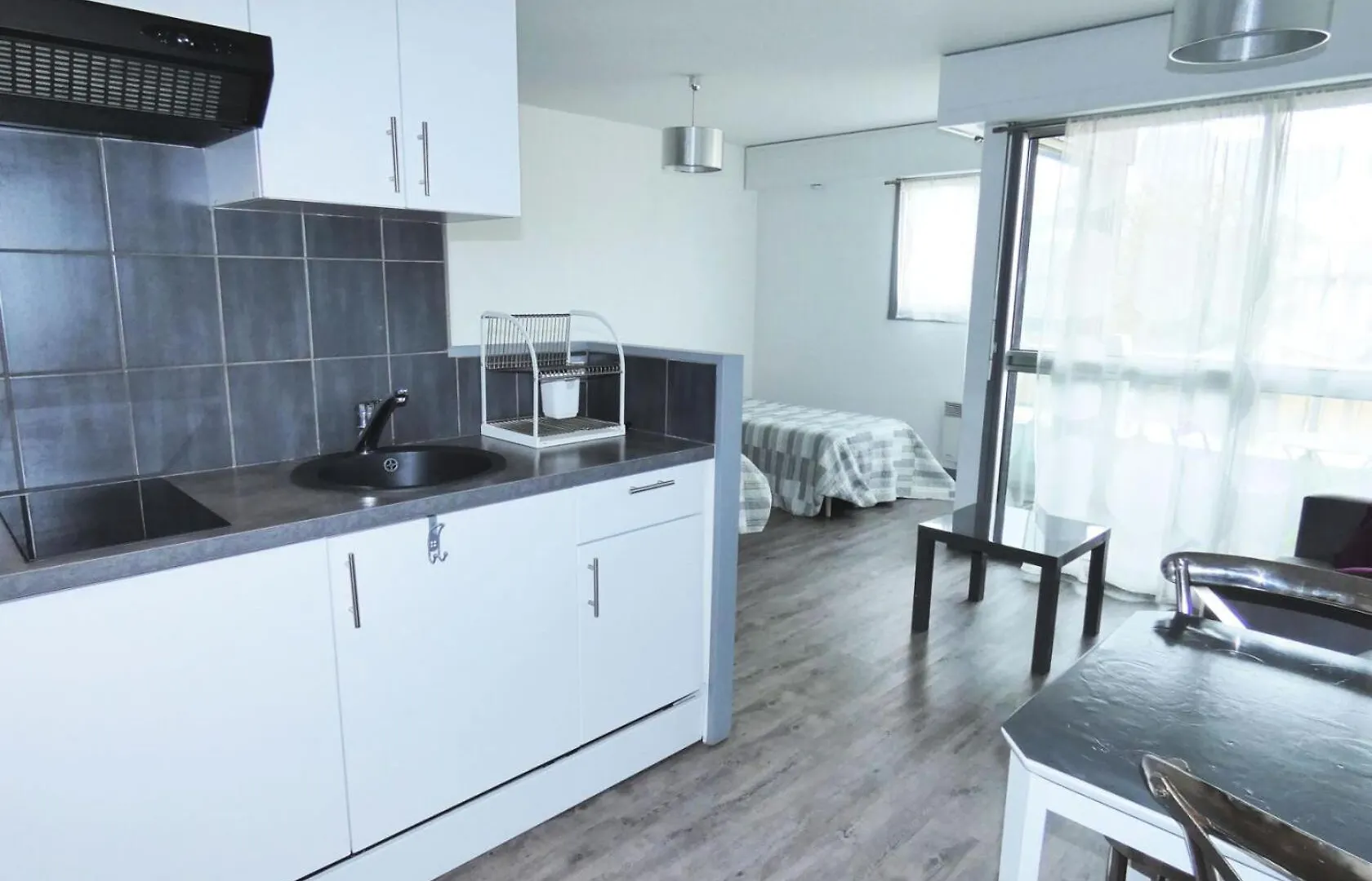 Apartment Residence Le Chateau Durieux 1 - Ravissant Petit Studio Au Coeur De La Ville ! Mae-1064 Aix-les-Bains France